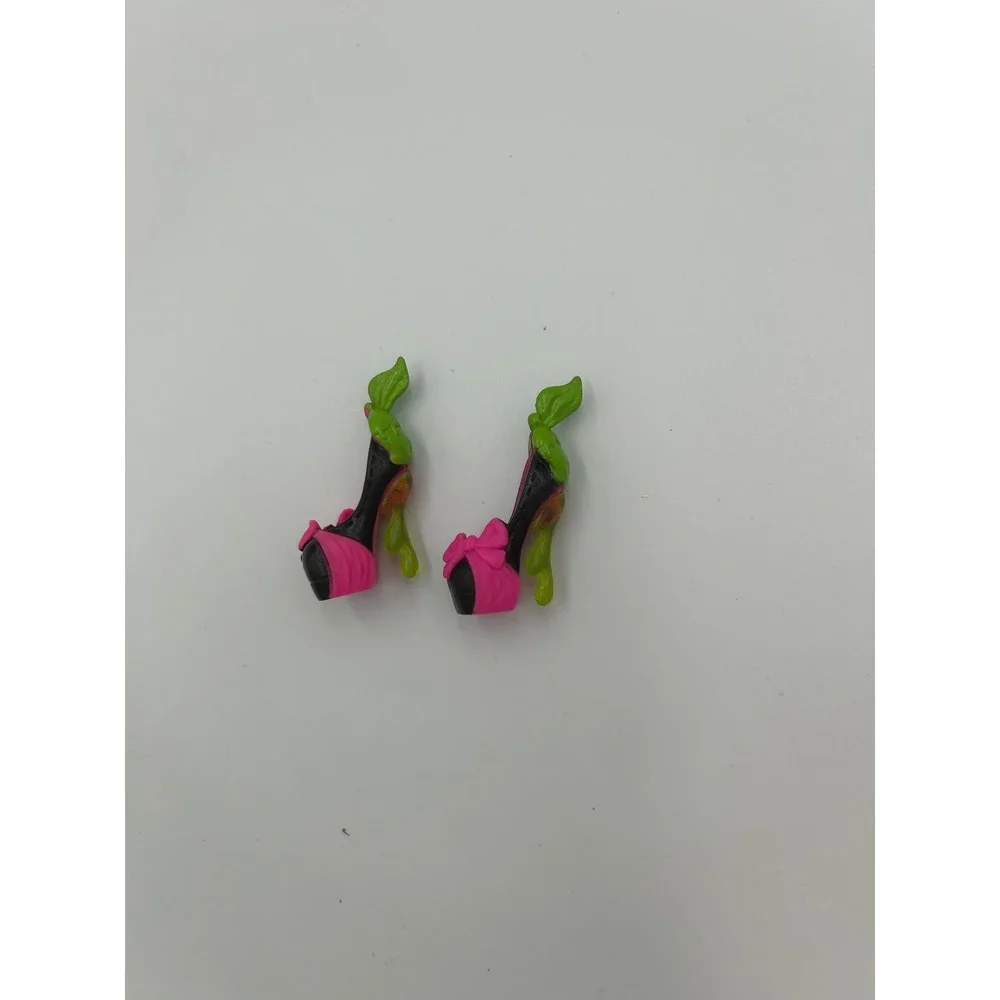 Monster High Scarily Ever After Snow Bite Draculaura Heels Shoes